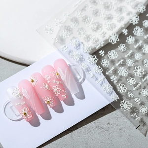 Adesivi Unghie 5D Rilievo Fiori Bianchi Lettere Inglesi Decorazione Manicure Auto Adesiva Donne Dolce Minimalista