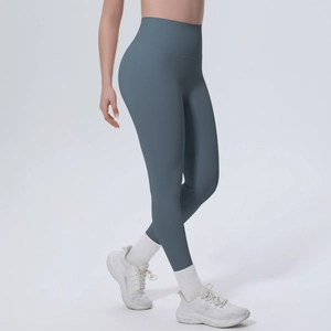 Nahaufnahme der graublauen Yoga-Leggings mit hohem Bund und elastischem Funktionsstoff