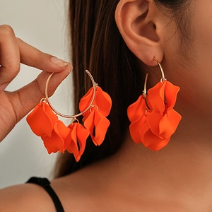 Retro acrylic orange flower petal hoop earrings with large golden circles for women