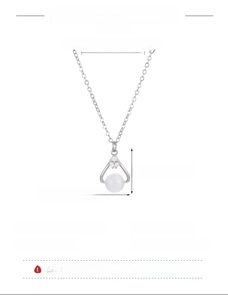 Detail view of heart pendant necklace with dimensions 1.9x1.3cm and 46+5cm chain length