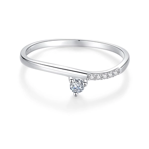 Minimalist S925 sterling silver geometric ring featuring a main zircon and side diamonds
