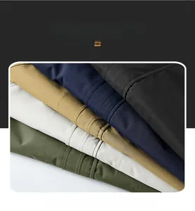 Detail der Outdoor-Angelweste in fünf Farben wie Navy, Khaki und Olivgrün erhältlich