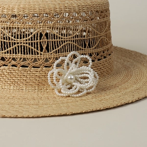 Handgewebter Raffia-Flachdeckel-Sonnenhut mit Perlenblume für den Strandurlaub