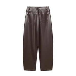 Pantaloni da donna a vita alta in ecopelle marrone scuro con gamba larga e tasche posteriori