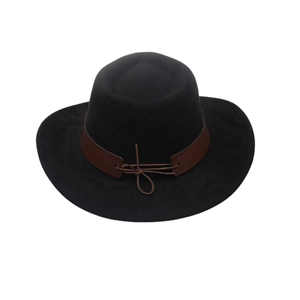 Sombrero vaquero clásico de fieltro negro con banda de cuero marrón y cordón para hombre y mujer