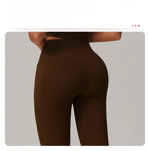 Détail du legging de yoga taille haute avec couture galbante pour effet push-up