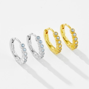 Créoles minimalistes en argent s925 avec zircons bleus en finitions dorée et argentée