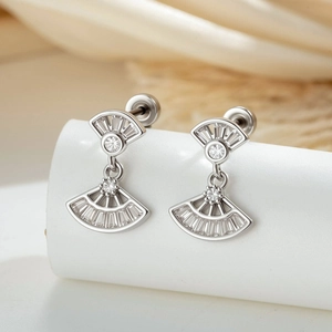 Fächerförmiger Doppelstöckiger Knorpelstecker Baguette Zirkon Eingelegter Kupfer Piercing Schmuck Mit Gewindepfosten