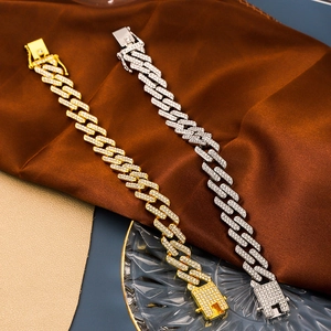 Vereiste goldene und silberne Kuba-Gliederketten Armbänder mit funkelnden Zirkonia-Steinen