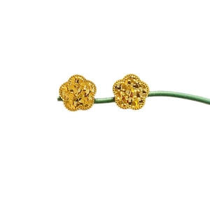 Elegante goldene Pailletten-Blumenohrstecker im Vintage-Design mit mattem Finish