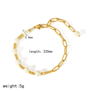 Elegant 18k gold plated stainless steel bracelet with paperclip chain and white pearls