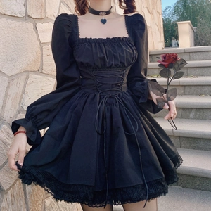 Vestido de princesa Gothic Lolita negro con mangas abullonadas, encaje y gargantilla