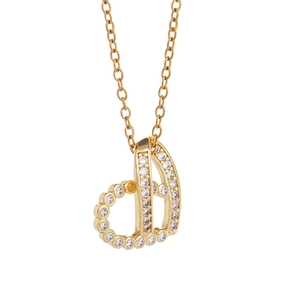 Collier minimaliste en or avec un pendentif lettre 'd' serti de zircons sur fond blanc