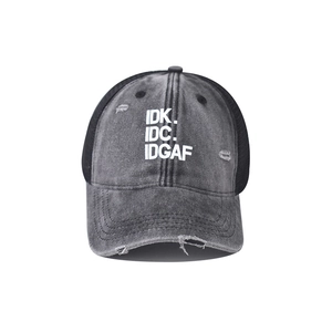 Cappello trucker grigio scuro invecchiato con ricamo IDK e retro in rete traspirante