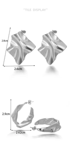 Detailed size specifications for silver geometric earrings with a crumpled metal texture