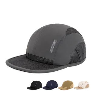 Schnelltrocknende, atmungsaktive Mesh-Baseballkappe für Sport mit flachem Schirm