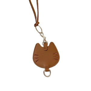 Collier minimaliste à double couche avec pendentif chat en cuir marron et clip métal