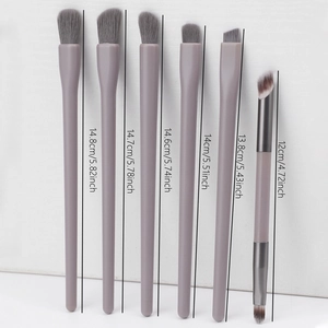 Kit de 6 pinceaux maquillage yeux professionnels avec manches mats et mesures de taille