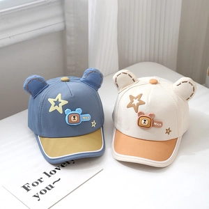 Casquettes de baseball bébé avec oreilles d'ours et broderie étoile en bleu et beige