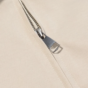 Beige twill jacket with metal zipper detail, casual fall fashion set for women