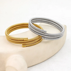 Three-layer spiral spring bracelet in 18K gold and silver plated stainless steel design