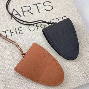 Halskette mit magnetischem Leder-Brillenclip in Schwarz und Braun für Outdoor-Reisen