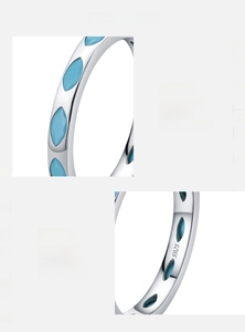 Vue détaillée du poinçon argent S925 et de l'incrustation de turquoise ovale