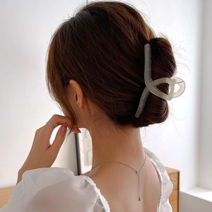 Pince à cheveux 15CM gris gelée surdimensionnée pour coiffures élégantes de femmes