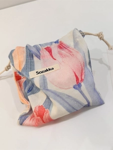 Floral tulip drawstring storage bag in cotton linen fabric with Sozakka woven label