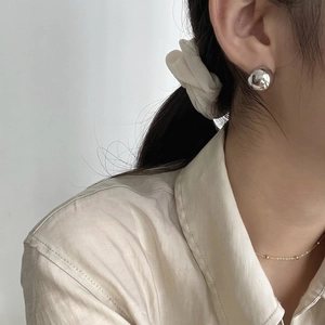 Minimalist S925 sterling silver sphere stud earring with mirror-polished metallic finish