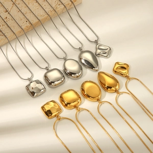 Minimalist Stainless Steel Geometric Necklace For Women Men Gold Silver PVD Plated Snake Bone Chain Pendant Jewelry Gift