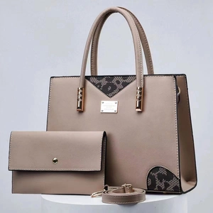 Sac à main beige en cuir PU avec dentelle et pochette enveloppe assortie en ensemble