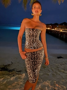 Ensemble deux pièces tendance à paillettes léopard avec haut tube et jupe mi-longue slim