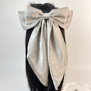 Barrette à cheveux élégante en satin gris avec grand nœud pour coiffure arrière