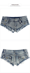 Vista fronte e retro di shorts in denim blu con orli sfrangiati e bottoni in metallo
