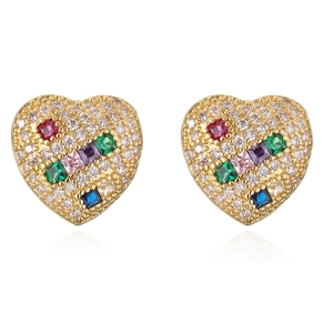 Orecchini a cuore placcati in oro con zirconi colorati incastonati a pavé arcobaleno