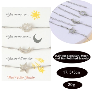 Vue détaillée des bracelets soleil lune étoile en acier avec chaîne réglable de 17,5+5cm