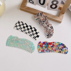 Cute acetate hair combs with cat shape and marble patterns, anti-static hair styling tools