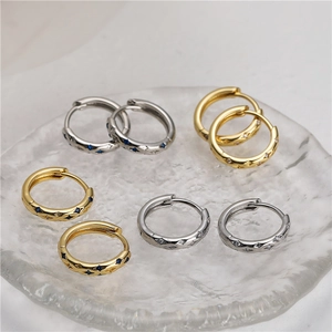 Copper Star Hoop Earrings Micro Inlaid Zirconia Elegant Geometric Star Huggie Earrings For Women Daily Wear Jewelry