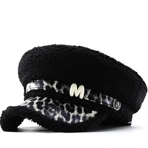 Casquette Gavroche Pour Femmes En Faux Mouton Bordure Léopard Chapeau Plat Chaud D'hiver Avec Lettre M Et Bouton Ancre