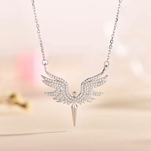 Collier avec pendentif aile d'ange en argent et oxydes de zirconium pour femme