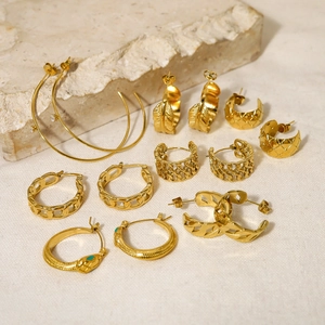 18K Gold Plated Titanium Steel C-Shape Hoop Earrings Sunburst Geometric Light Luxury Fashion Jewelry For Women