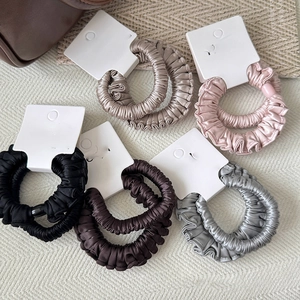 Chouchous En Satin Élastiques Froncés Élastiques À Cheveux Couleur Unie Aspect Satin Porte-Queue De Cheval Accessoires De Cheveux Minimalistes Pour Femmes