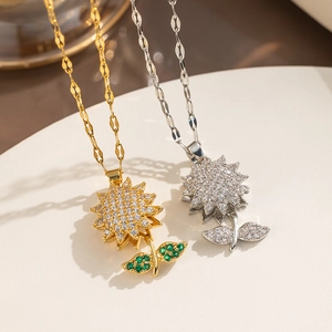 Stainless Steel Rotating Sunflower Pendant Necklace For Women Rhinestone Inlaid Fashion Stress Relief Spinner Jewelry Neck Chain