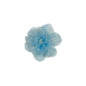 Pince à cheveux rose en organza bleu clair avec détails d'étamines blanches