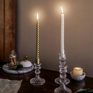 Portacandele minimalista francese in vetro cristallo con eleganti candele a spirale