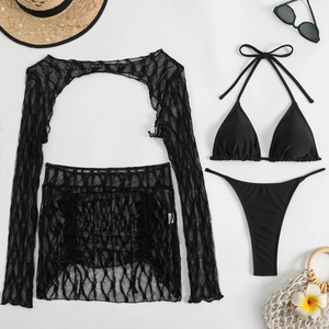 Dettaglio del set bikini nero 4 pezzi in rete con copricostume in pizzo e gonna