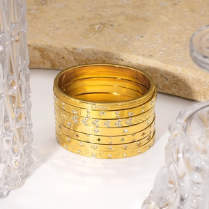 Bracelet Jonc En Acier Inoxydable Plaqué Or 18K Incrusté De Zircon Étoile Lune Céleste Imperméable Bijoux Femmes