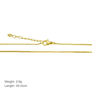 Detail of gold box chain necklace with 45+5cm length, lobster clasp and 2.8g weight label
