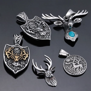 Norse Viking Deer Head Pendant Necklace Stainless Steel Antique Shield Elk Forest Animal Jewelry For Men Retro Style